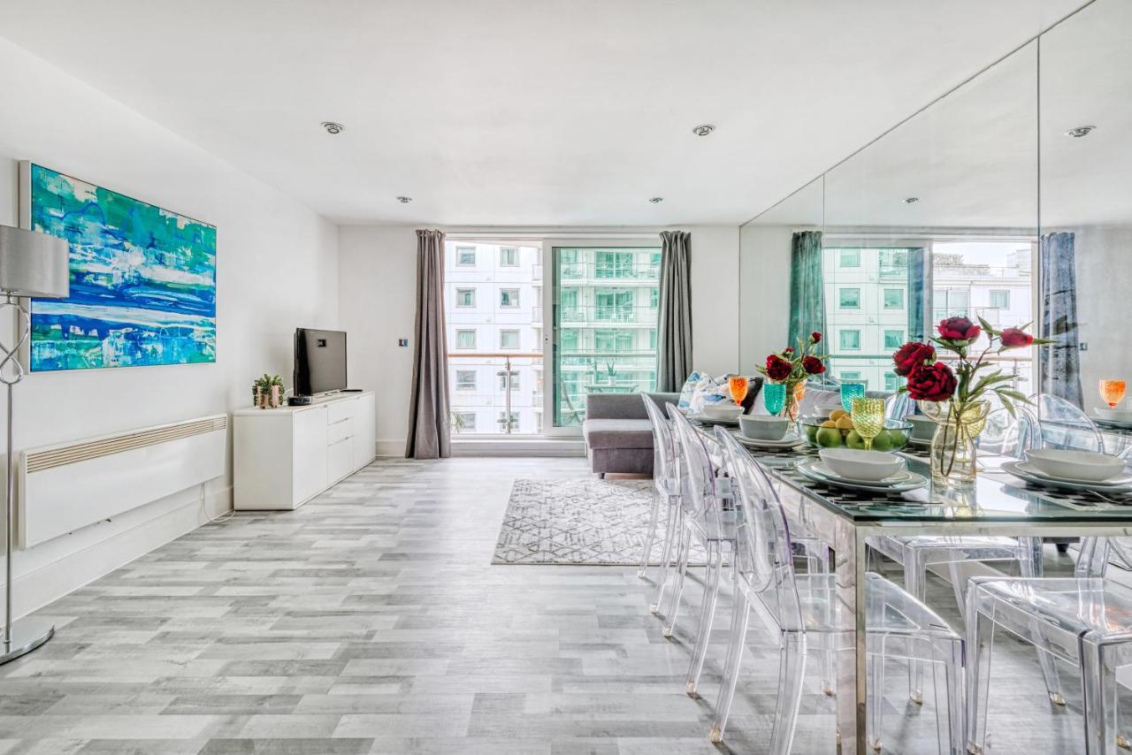 Riverside 2-Bedroom Apartments Лондон Екстер'єр фото