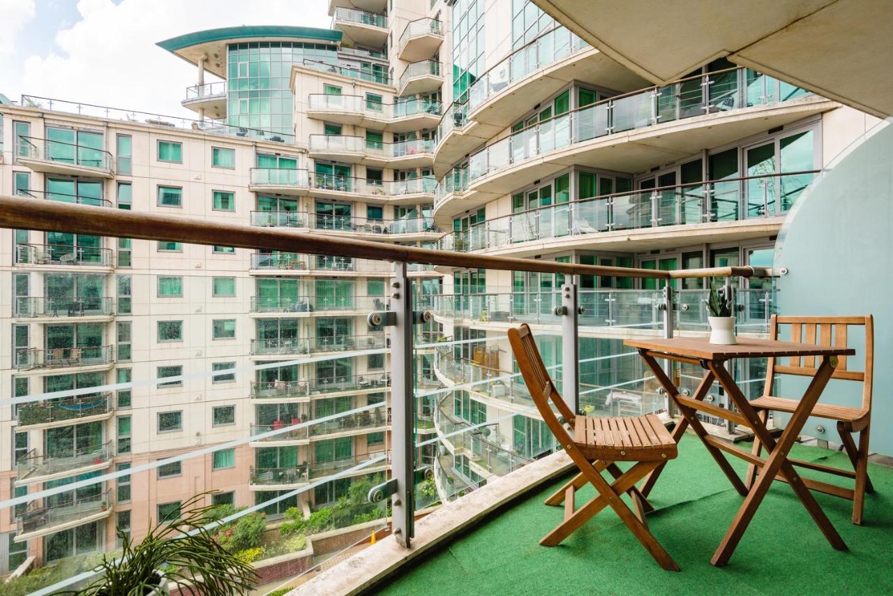 Riverside 2-Bedroom Apartments Лондон Екстер'єр фото